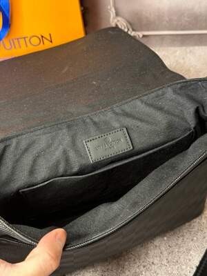 Сумка месенджер Louis Vuitton District PM Damier Infini